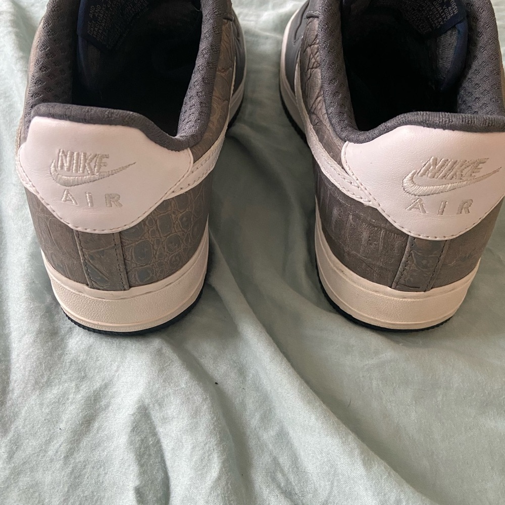 Nike Men’s Air Force 1 Low Grey White Navy - Picture 4 of 6